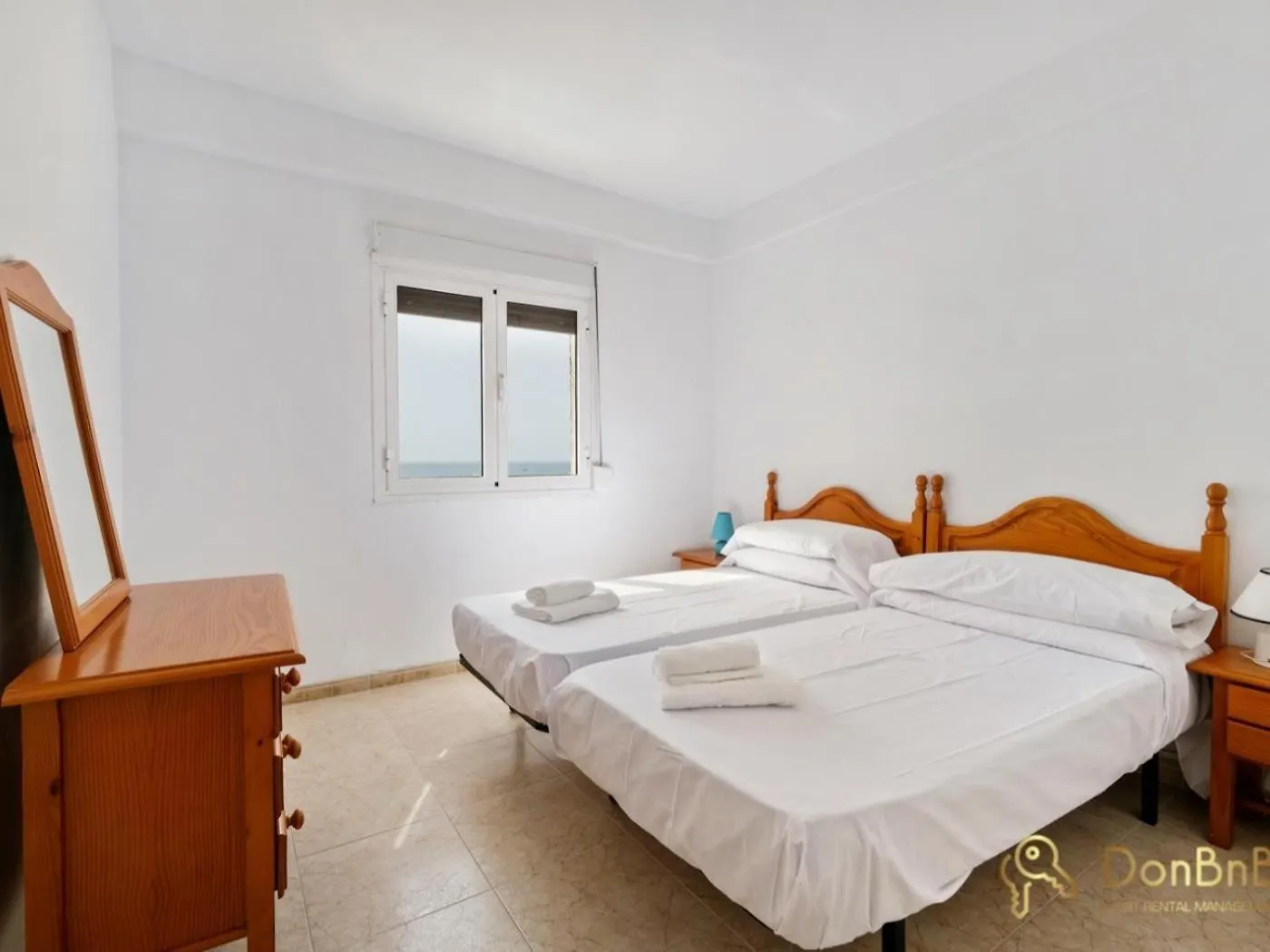 Apartamento Piso con piscina frente a la playa en Fuengirola 0*,  España