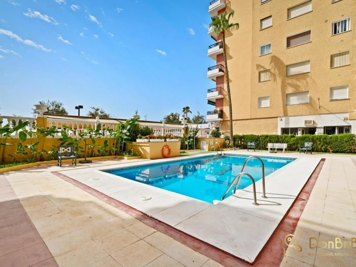 Apartamento Piso con piscina frente a la playa en Fuengirola