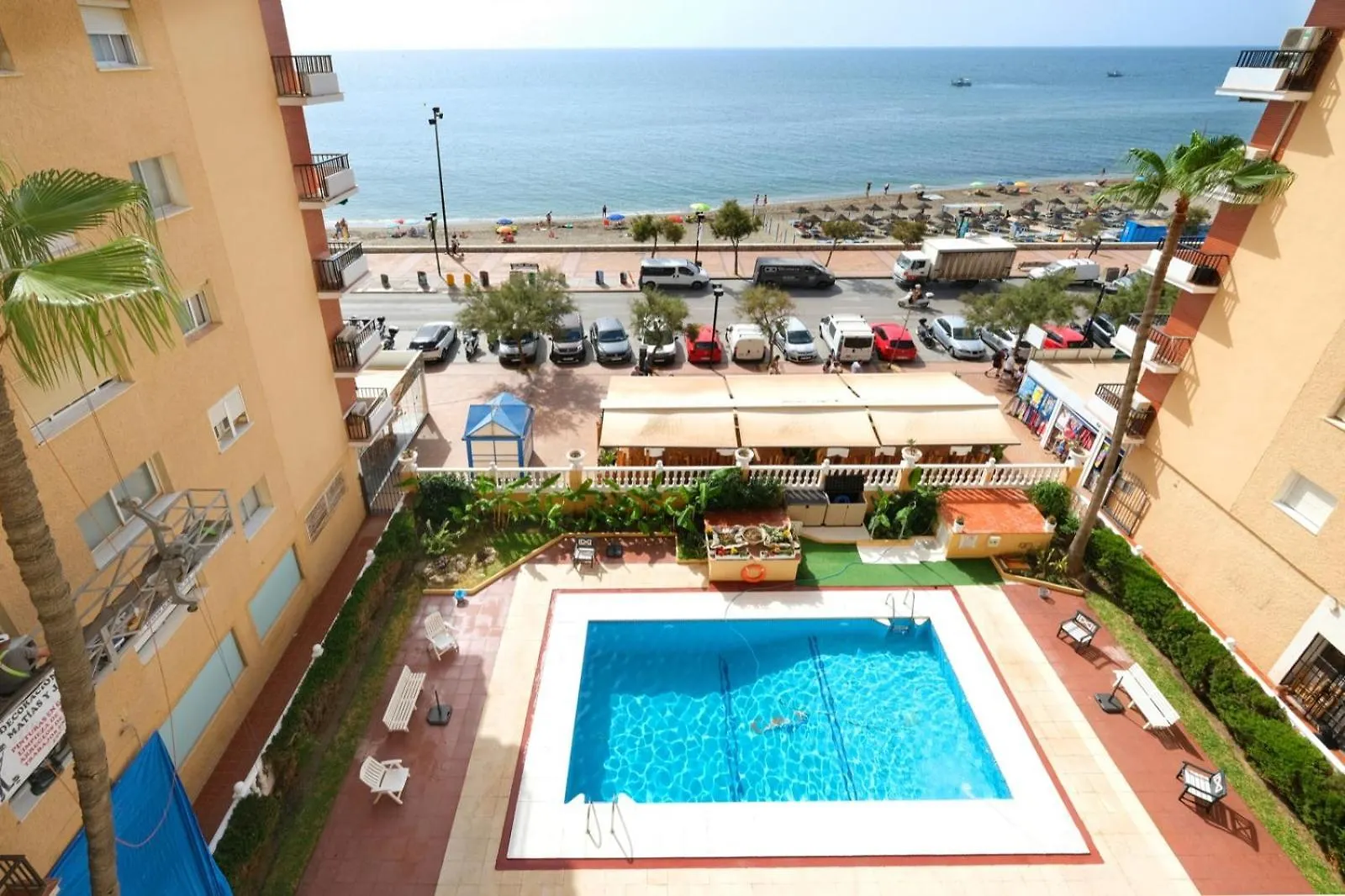 Apartamento Piso con piscina frente a la playa en Fuengirola