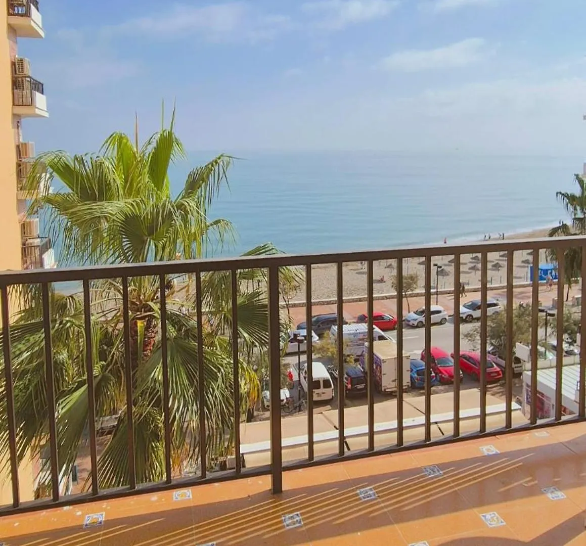 Apartamento Piso con piscina frente a la playa en Fuengirola