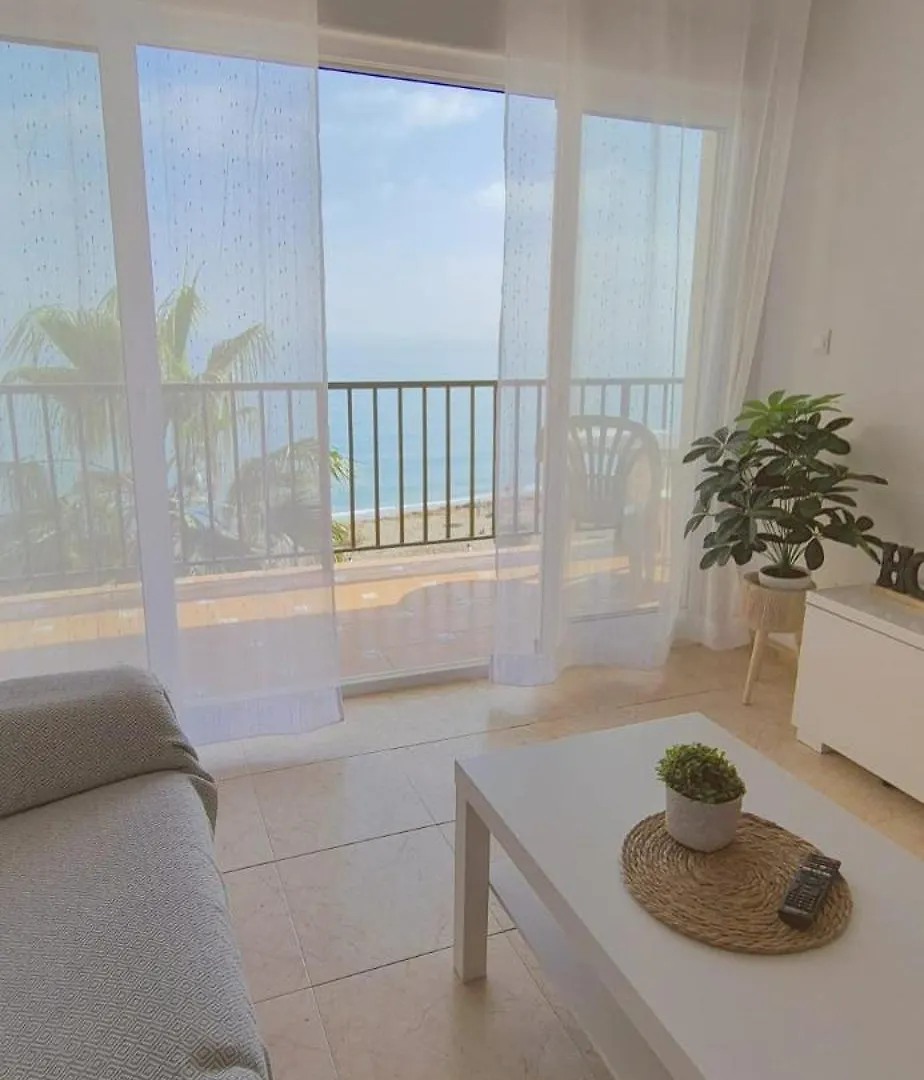 Apartamento Piso con piscina frente a la playa en Fuengirola