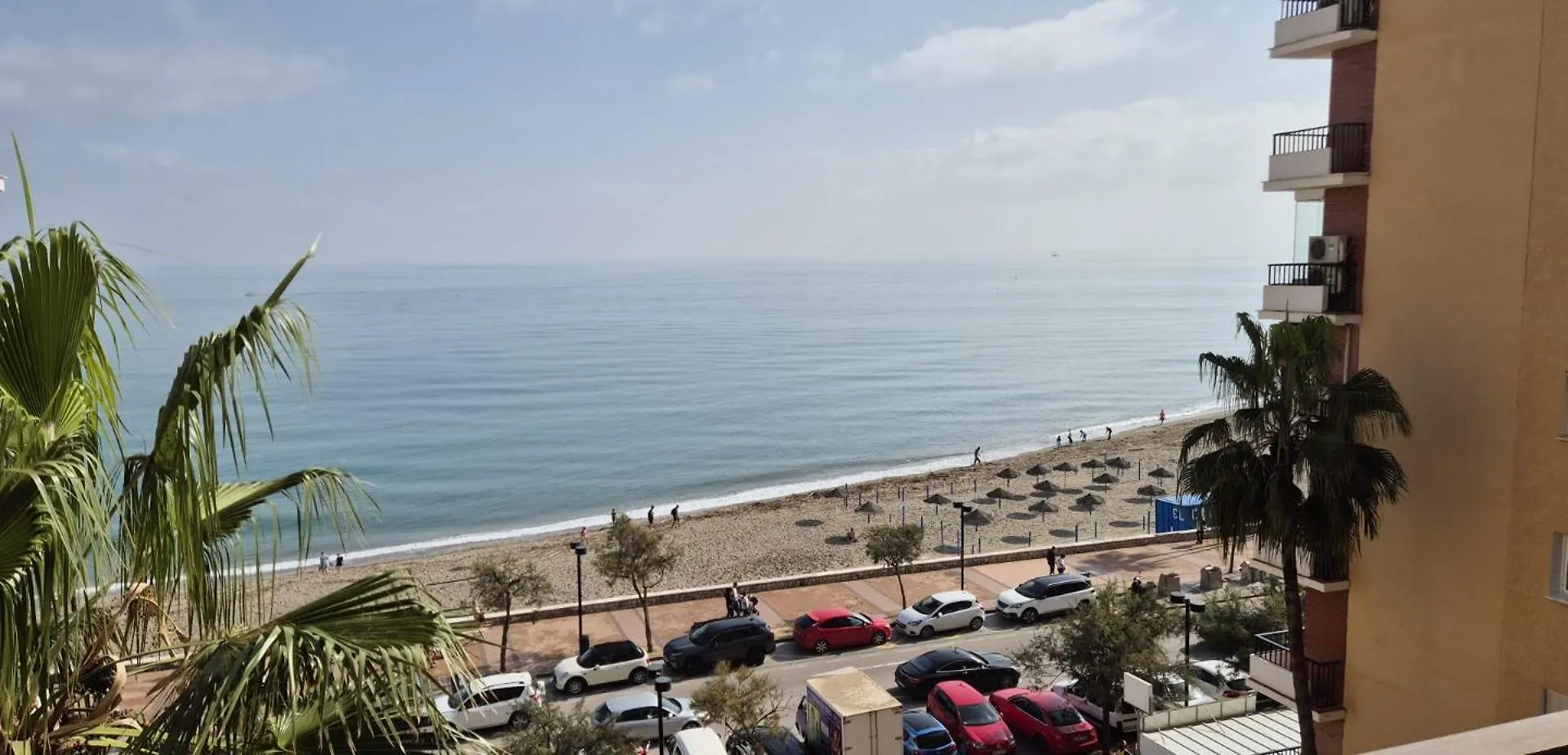 Apartamento Piso con piscina frente a la playa en Fuengirola 0*,  España